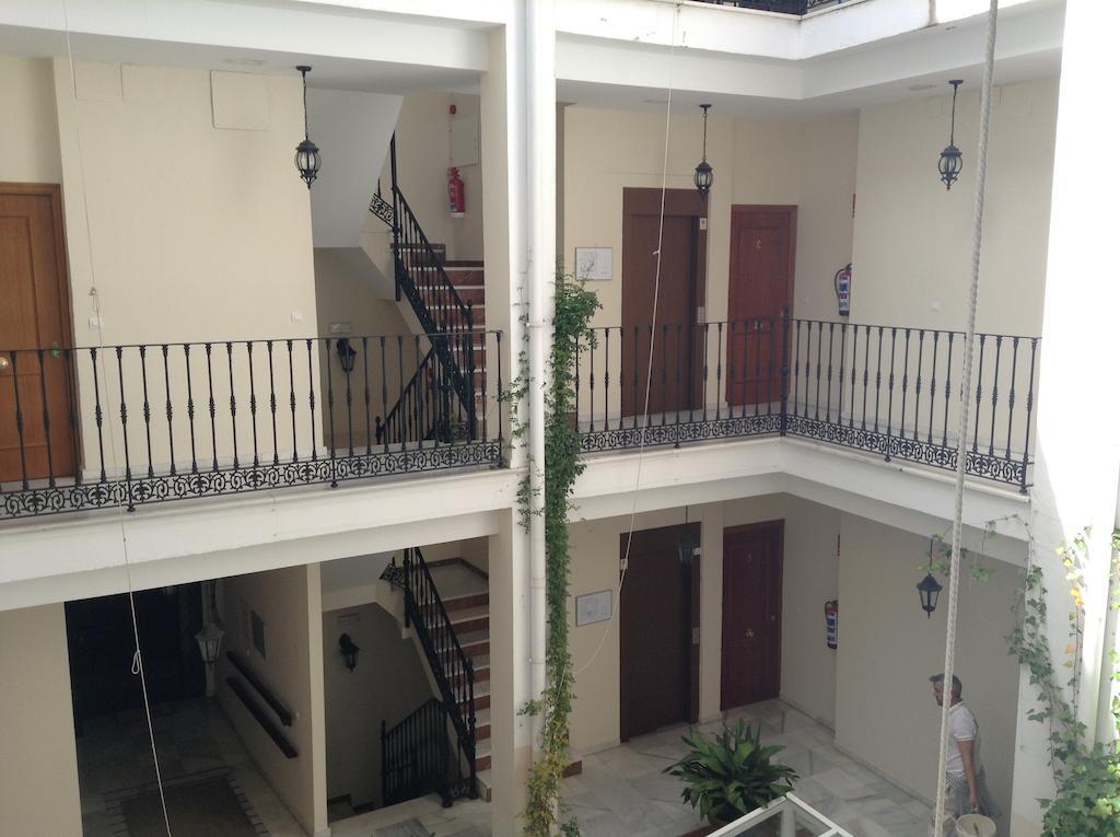 Apartamentos Las Cruces Sevilla Bagian luar foto